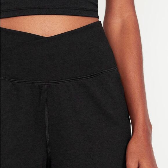 Extra High-Waisted CloudComfy Joggers - Picture 3 of 6